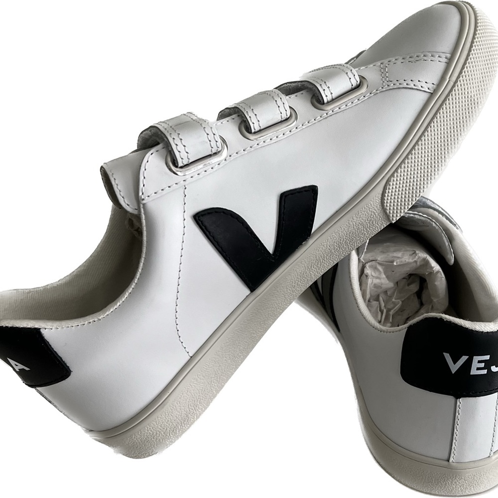 NIB Veja Recife, White Leather, Size 7
